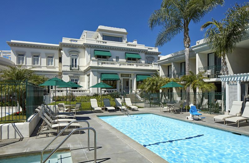 Glorietta Bay Inn photo 2