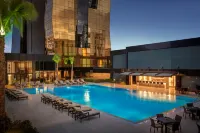 Tango Arjaan by Rotana - piscina