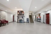 Red Roof Plus+ & Suites Birmingham - Bessemer - parking