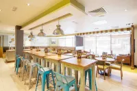 Premier Inn Eastbourne Town Centre - breakfast