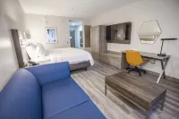 Holiday Inn Express & Suites Fernandina Beach Amelia Island by IHG - breakfast