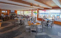 The Colony Hotel - breakfast