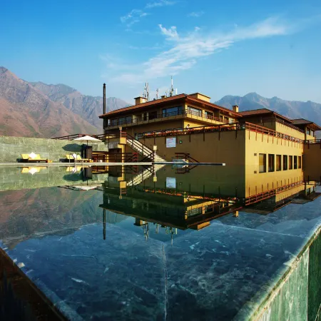 Taj Dal View Srinagar