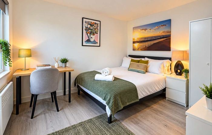 Cosy 1-Bed Flat on City Road, Central Cardiff
