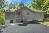 2BR Mountain Escape w Hot Tub Resort Amenities - 4-Star