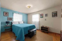 House with fenced yard and easy access to I-70 - WiFi