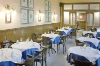 Hostal Carlos III - breakfast