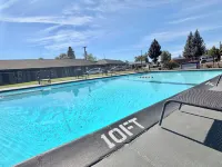 Cascade Lodge - Pools