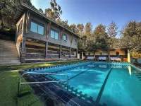 Bunyonyi Safaris Resort - parking