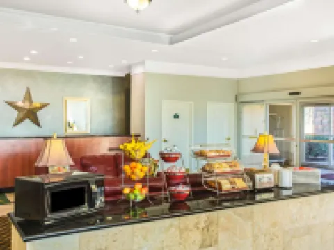 La Quinta Inn & Suites by Wyndham Belton - Temple South Hotels in Belton