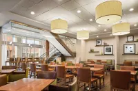 Hampton Inn & Suites Clayton/St. Louis-Galleria Area - breakfast