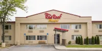 Red Roof PLUS+ Poughkeepsie Отели в г. Поукипзи