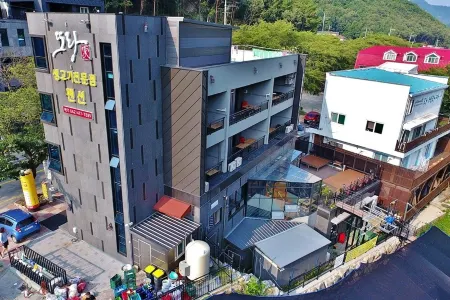 Gyeryongsan Donghaksa Toranga Pension