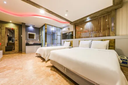 Bobos Hotel Отели рядом со станцией Ssangyong Station