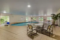 Comfort Suites - Pools