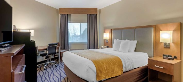 Comfort Inn & Suites Market - Airport Hotels in Cascade County