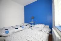 Santorini - Design Apartment in the Heart of Fere