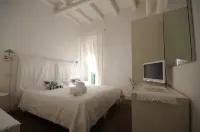 Suite Home Trani