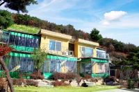 Seokmodo Haevichi Pension Отели рядом с достопримечательностью «Кёдон-хянгё»