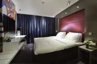 Blue Mansion Hotel Hotels in Uithoorn