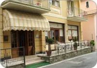 Albergo Nena Hôtels à : Moneglia