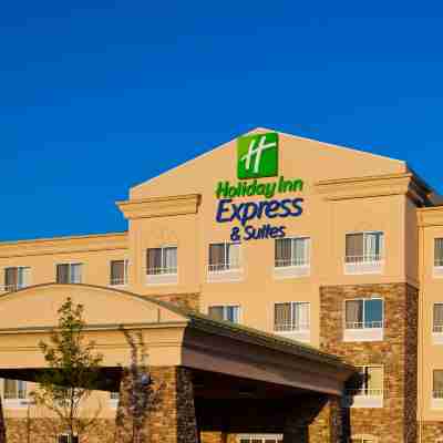 Holiday Inn Express & Suites Chicago North-Waukegan-Gurnee Hotel Exterior