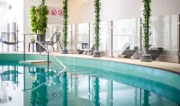 Felbridge Gatwick Hotel & Spa - Pool
