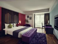 Mercure Pontianak City Center فنادق في Bansir Laut