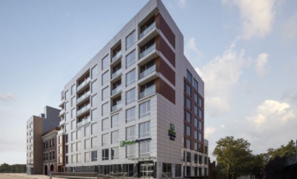 Holiday Inn Express & Suites WOODSIDE LAGUARDIA AIRPORT by IHG