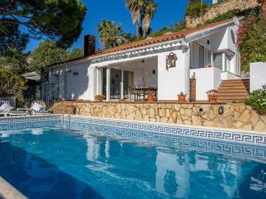 Alpago Lux Tossa, with Pool, Sea Views and Private Beach