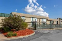 Quality Inn Harrison North Hotel dekat Bandara Boone County
