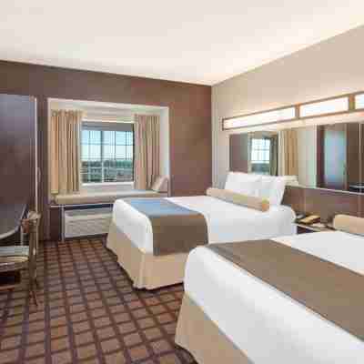 Microtel Inn & Suites by Wyndham Quincy Rooms