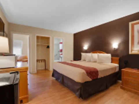 レッド ルーフ イン ニードルズ ニードルズのホテル