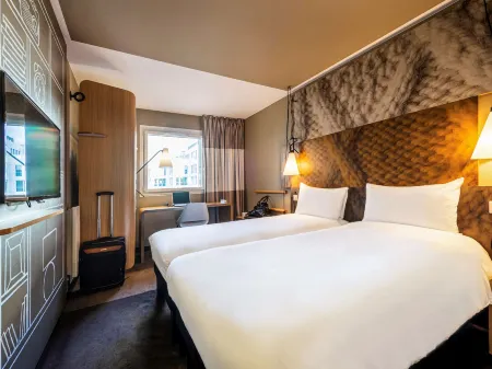 Ibis Nanterre la Défense Отели рядом с достопримечательностью «Университет Париж Нантер»