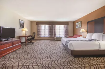 Baymont by Wyndham Moss Point Hotels near Cross-Roads Church