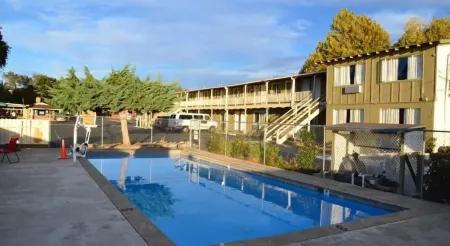 Lamplighter Motel Clearlake