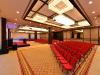 Clarion Hotel Istanbul Mahmutbey Hotels near Bagcilar