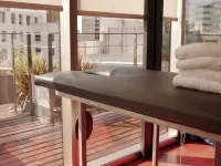 725 Continental Hotel - Spa