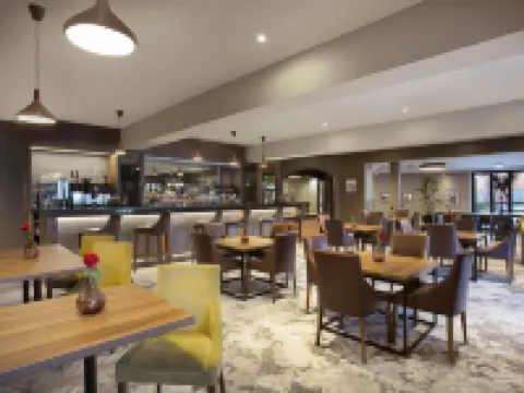 東米德蘭機場茱莉斯酒店 達寧頓堡酒店