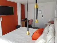 Kyriad Lyon Est - Saint Quentin Fallavier Hotels in Коломб'є-Соньє