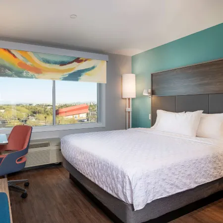 Tru by Hilton Phoenix Glendale Westgate