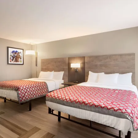 Days Inn & Suites by Wyndham Bowling Green