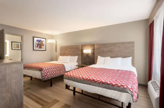 Days Inn & Suites by Wyndham Bowling Green Hôtels à : 