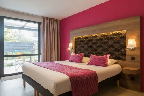 The Originals Boutique Hôtel le Lion dOr Fougères Ouest - Yüzme Havuzu