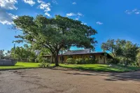 Kimberley Hotel Hotels in Halls Creek