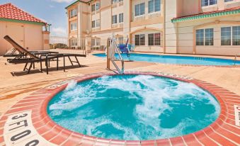 La Quinta Inn & Suites by Wyndham Corpus Christi Airport