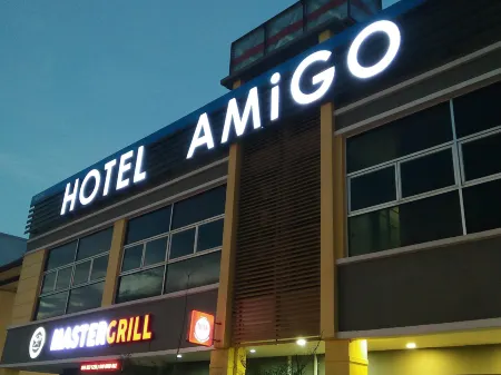 Amigo Hotel Отели в г. Сери-Искандар