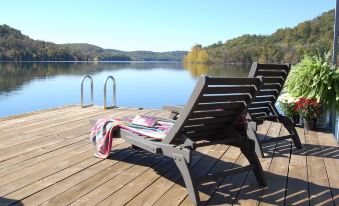 Beaver Lakefront Cabins - Couples Only Getaways