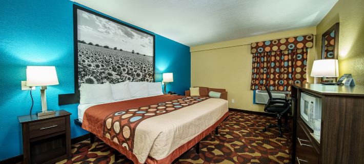Super 8 by Wyndham Wichita Airport Hotels in Sedgwick County