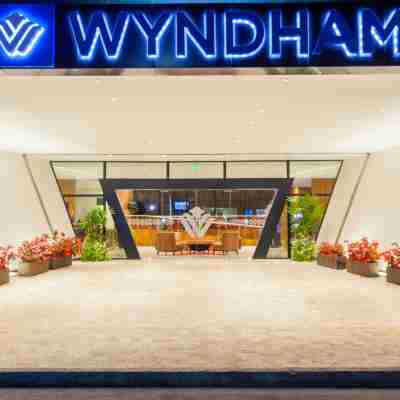 Wyndham Quito Airport Hotel Exterior